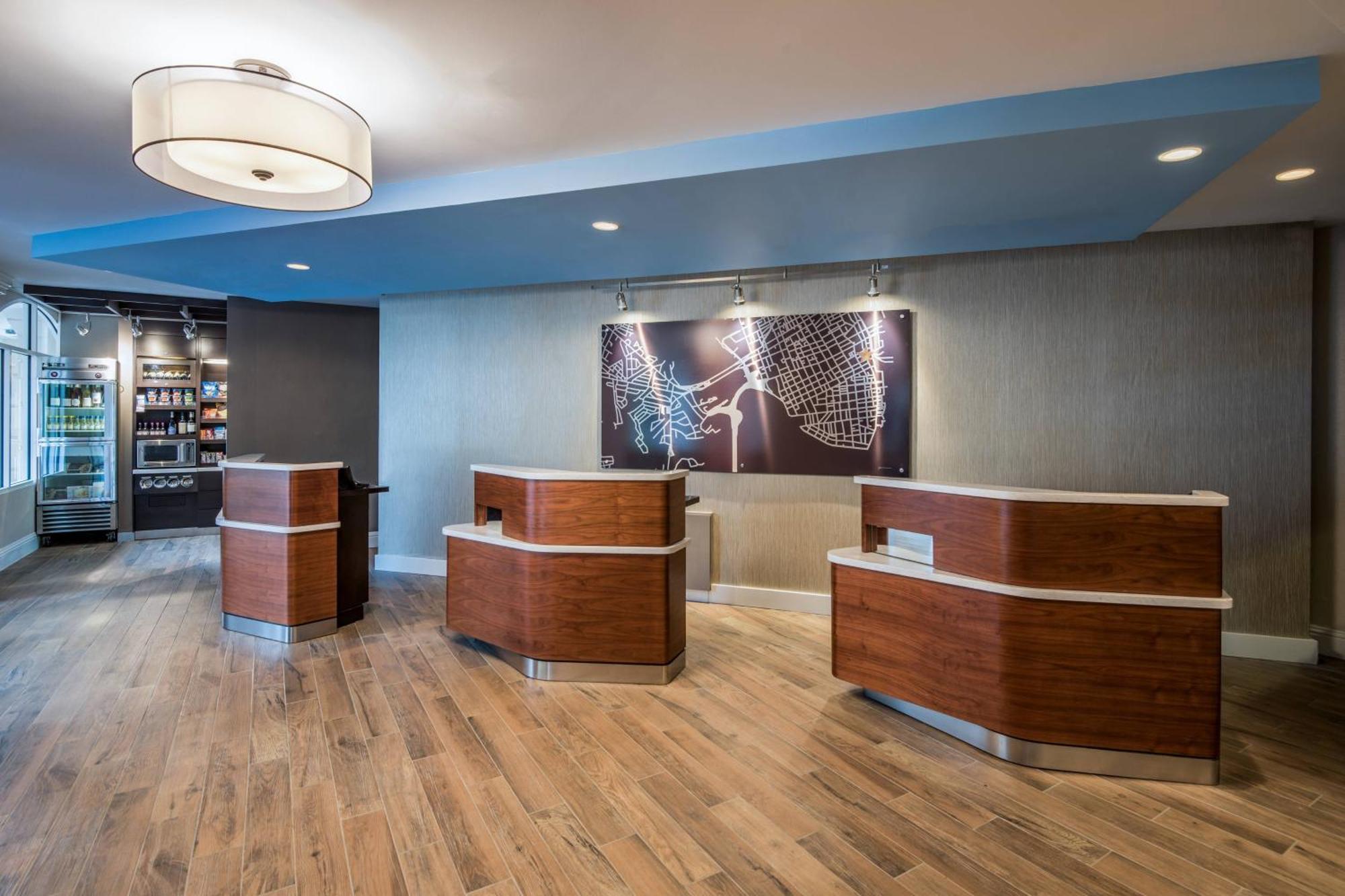 מלון Courtyard By Marriott Charleston Historic District מראה חיצוני תמונה