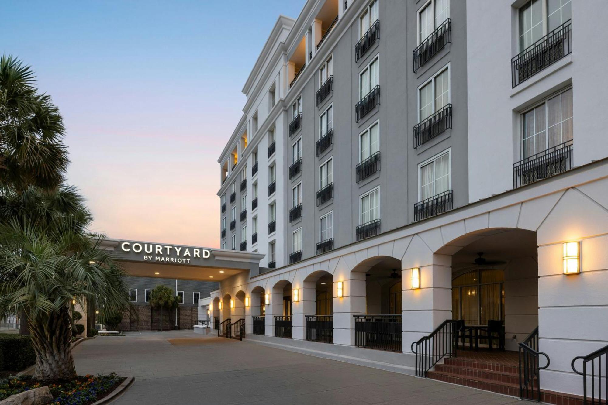 מלון Courtyard By Marriott Charleston Historic District מראה חיצוני תמונה