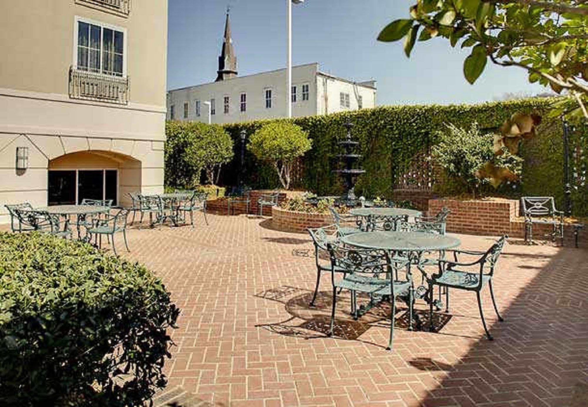מלון Courtyard By Marriott Charleston Historic District מראה חיצוני תמונה